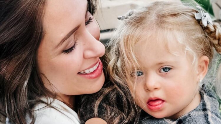 La madre de una niña con síndrome de Down expone 6 factores que ralentizan el desarrollo del lenguaje