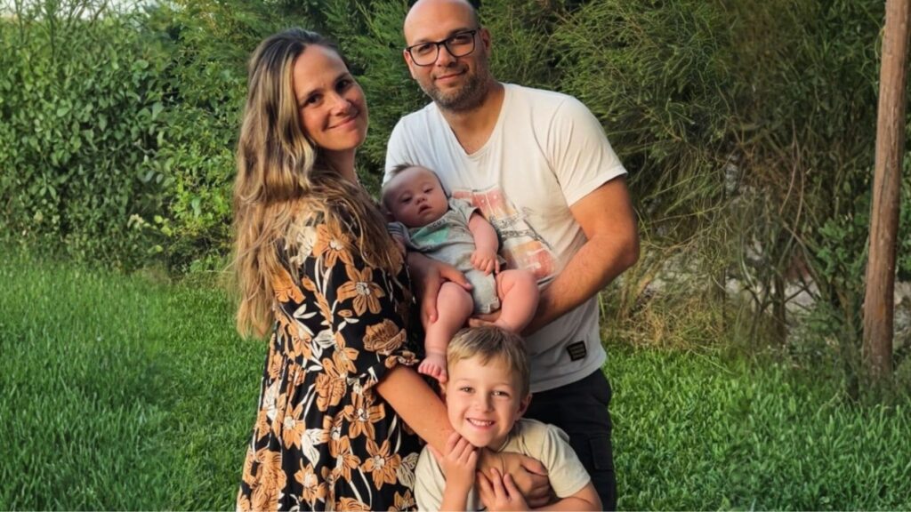 La 'receta' de una familia para combatir la falta de inclusión: "Al odio y la ignorancia, amor e información"