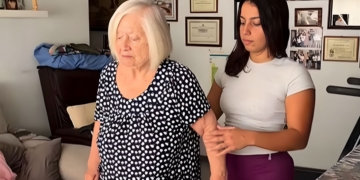 La recuperación física y cognitiva de una abuela de 87 años gracias a su nieta: "Nunca es tarde para empezar"