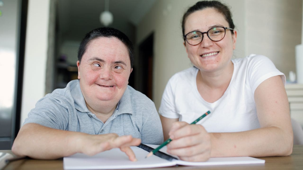 Los hermanos de personas con discapacidad intelectual piden apoyos para su propio envejecimiento