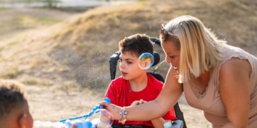 Radiografía de los parques infantiles: espacios públicos que se 'olvidan' de los niños con discapacidad