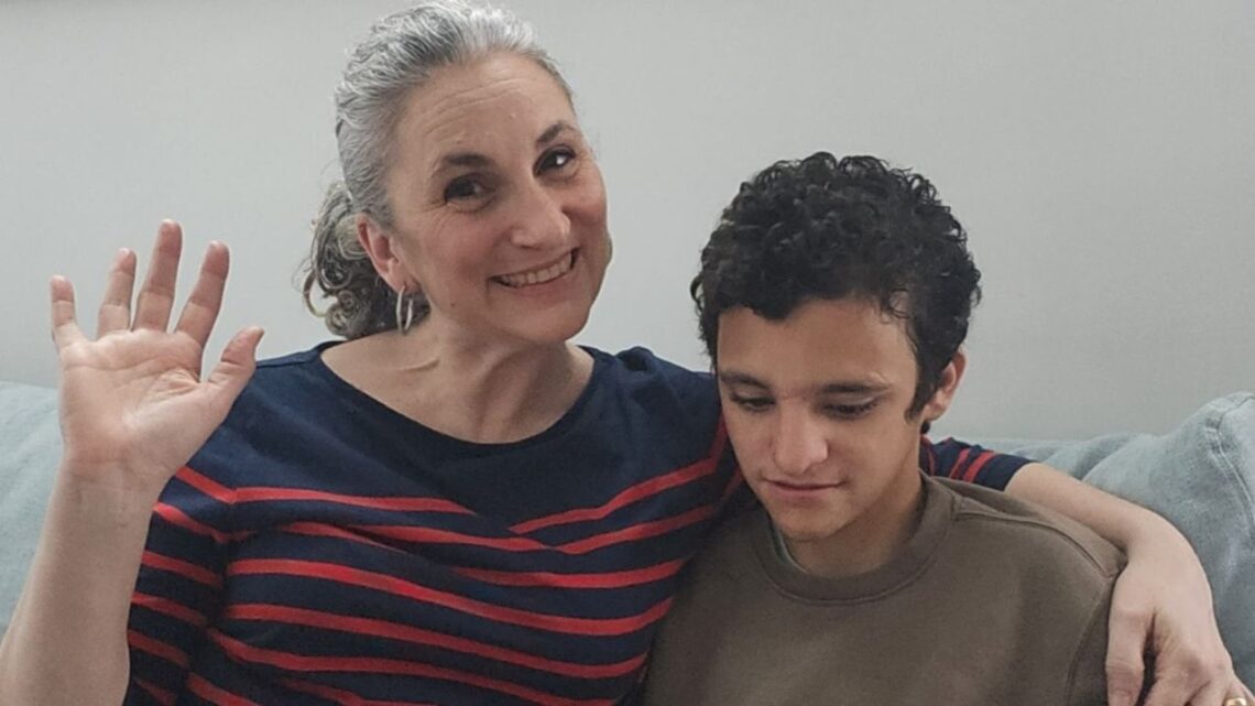 La madre de un joven con discapacidad expone una 'Guía de trámites' al ...