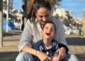 María Álvarez, madre de un niño con parálisis cerebral e implante coclear: “La luz llega con la aceptación”