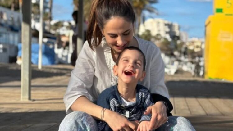 María Álvarez, madre de un niño con parálisis cerebral e implante coclear: “La luz llega con la aceptación”