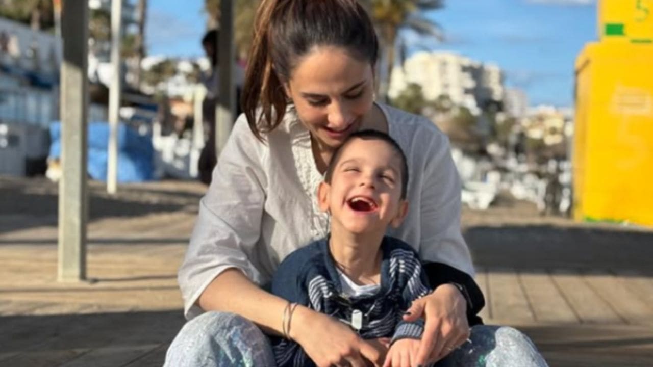María Álvarez, madre de un niño con parálisis cerebral e implante coclear: “La luz llega con la aceptación”