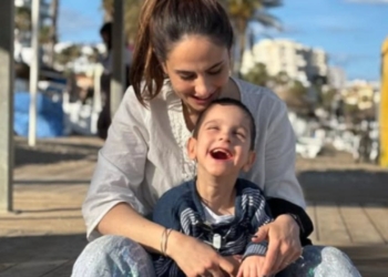 María Álvarez, madre de un niño con parálisis cerebral e implante coclear: “La luz llega con la aceptación”