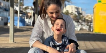 María Álvarez, madre de un niño con parálisis cerebral e implante coclear: “La luz llega con la aceptación”