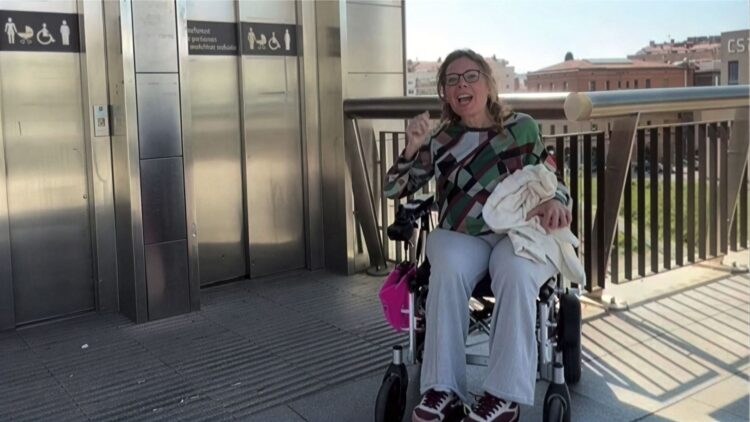 Montse Font denuncia el cierre de ascensores en fin de semana y días festivos para personas con discapacidad