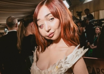 La activista e influencer Nikky Lilly normaliza su enfermedad rara en la alfombra roja de los Oscar