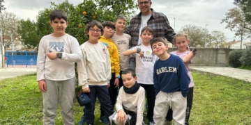 Alumnos de Jerez crean una pulsera inteligente para que niños sordos pueda jugar al fútbol en el recreo