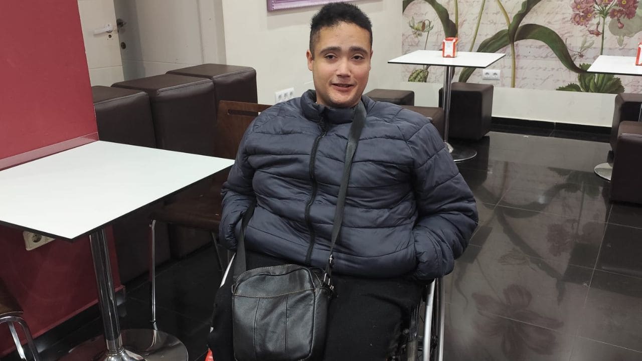 Borja Angosto: normalizar la discapacidad mediante la naturalidad, el humor y la empatía