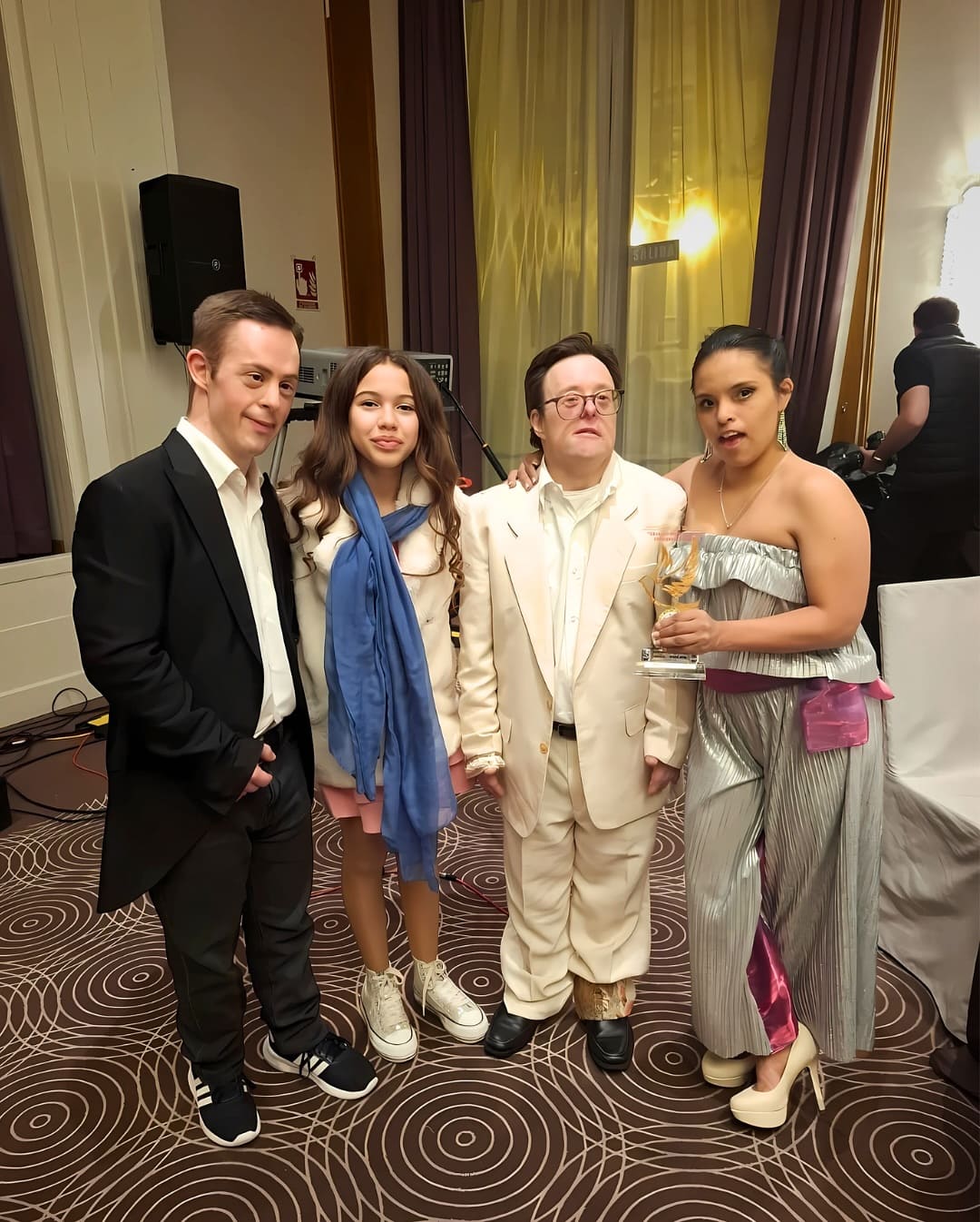 El síndrome de Down como impulso en la vida de Paola: campeona de Salsa y modelo