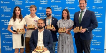 La Fundación Randstad premia a Tododisca por su labor de divulgación de la discapacidad
