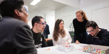 Madrid lanza la primera 'Guía de Empleo' para el fomento de la inserción laboral de personas con autismo