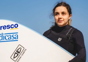 Carmen López, surfista ciega