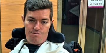 Un joven con discapacidad, obligado a estar "una hora atrapado" en el Metro por un ascensor roto