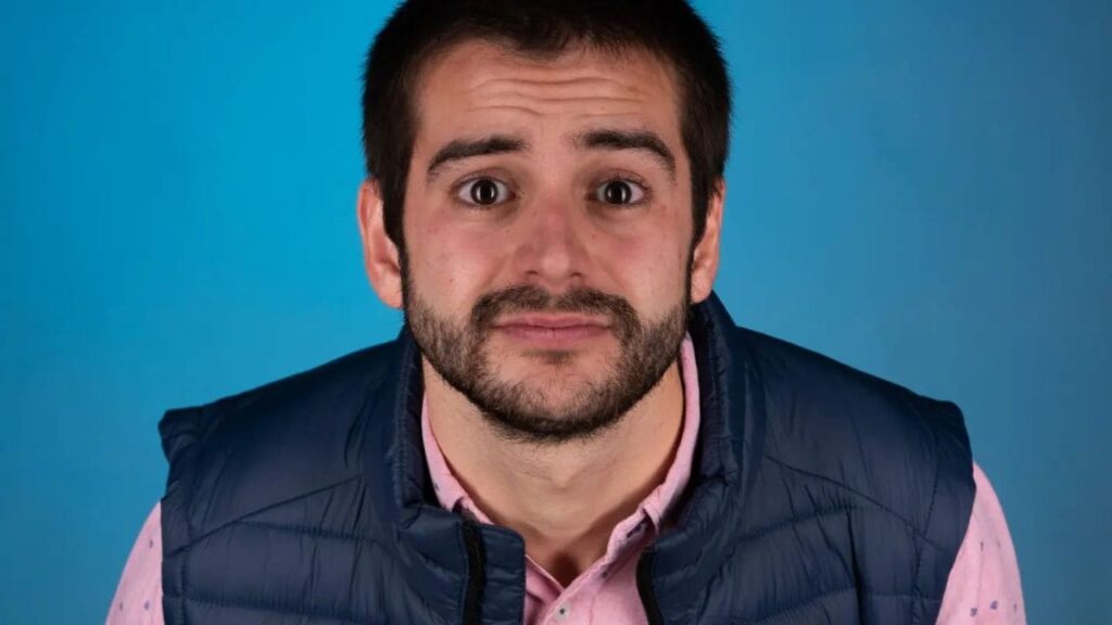 Un joven con parálisis cerebral denuncia el trato infantil hacia las personas con discapacidad