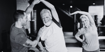 4 ejercicios físicos y actividades ideales para personas mayores de 65 años para ganar más calidad de vida y longevidad
