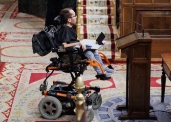 El Congreso aprueba un plan de accesibilidad en el hemiciclo para la participación de personas con discapacidad Pablo Echenique en el Congreso de los Diputados