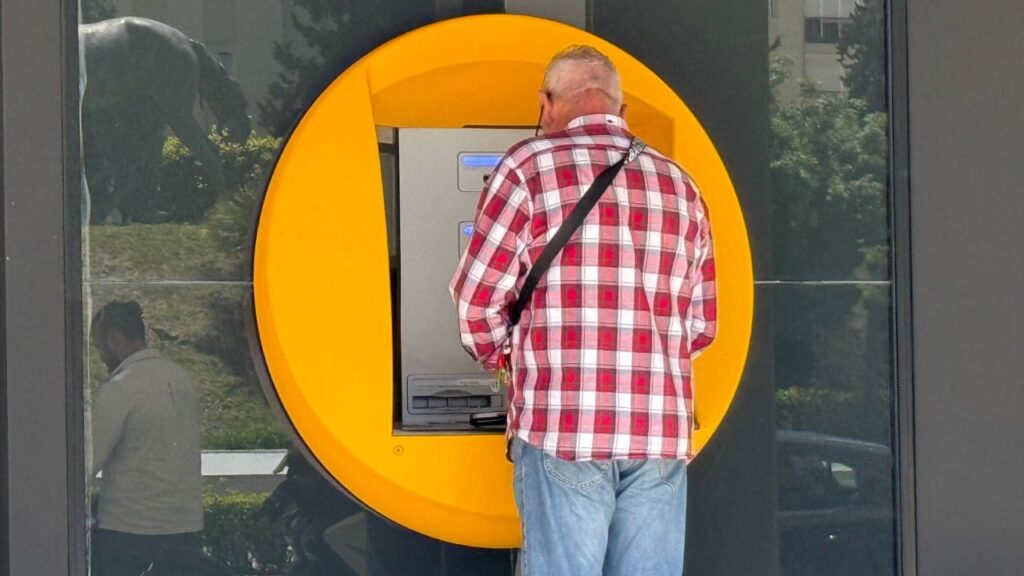 CaixaBank se adelanta a la Seguridad Social y confirma el día de pago de las pensiones en abril de 2026 al día 24