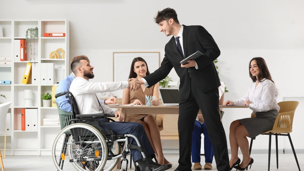 Cómo integrar la discapacidad en el sector empresarial: 10 pasos para avanzar hacia un modelo inclusivo