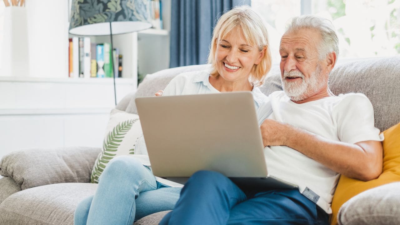 Deducciones a favor de personas mayores de 65 años en Madrid