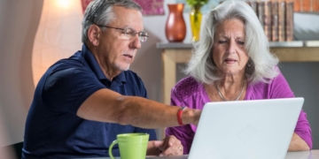 Deducciones a favor de personas mayores de 65 años en Madrid