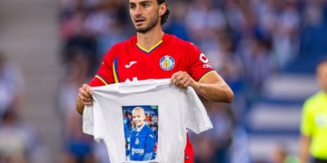 El emotivo recuerdo del Getafe CF a María Caamaño, una niña de 13 años que ha fallecido a causa de un cáncer infantil