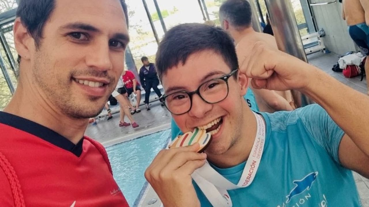 Guillermo Gracia, nadador con síndrome de Down, en el Campeonato de España FEDDI