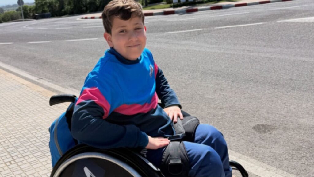 Harón, un niño con espina bífida: «Lo que para algunos es cotidiano, para otros es una conquista diaria»