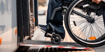 Las 5 principales barreras que afectan a las personas con movilidad reducida