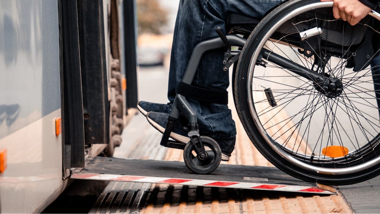 Las 5 principales barreras que afectan a las personas con movilidad reducida Las 5 principales barreras que afectan a las personas con movilidad reducida