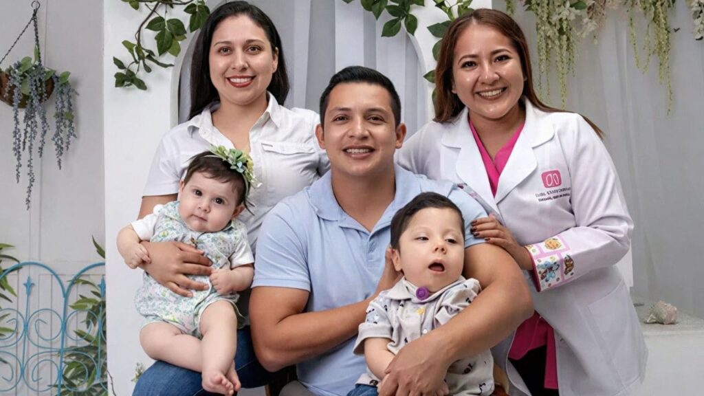 Los padres de ‘Mateíto’, 2 años y 75% de discapacidad: «La perfección no existe, pero sí el amor verdadero»