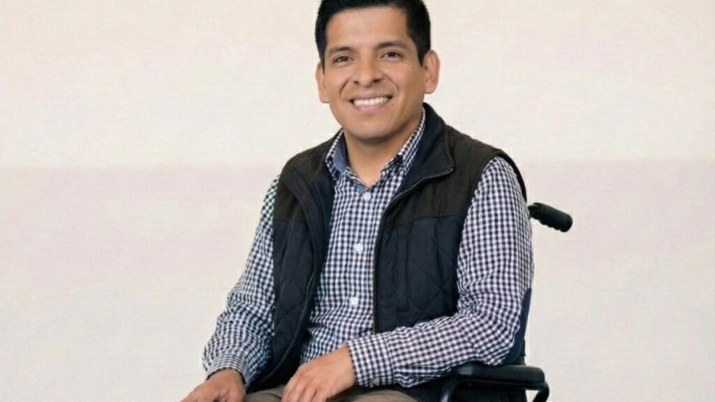 Manuel Marquina, licenciado en idiomas con una parálisis cerebral