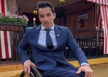 Pablo Tovar muestra los pros y contras de ir a la Feria de Sevilla en silla de ruedas