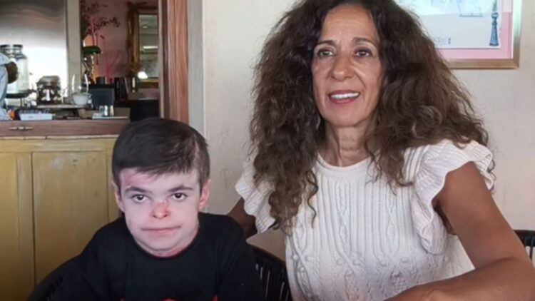 Leo y Rosario Flores piden el tratamiento para la Piel de Mariposa