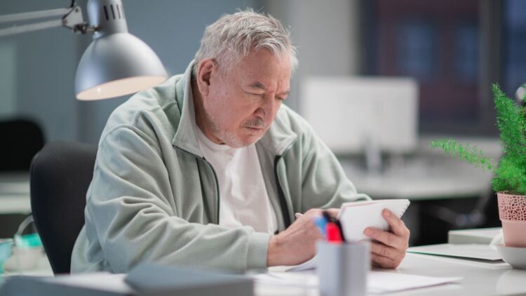 El subsidio para mayores de 52 años que pueden cobrar las personas con discapacidad