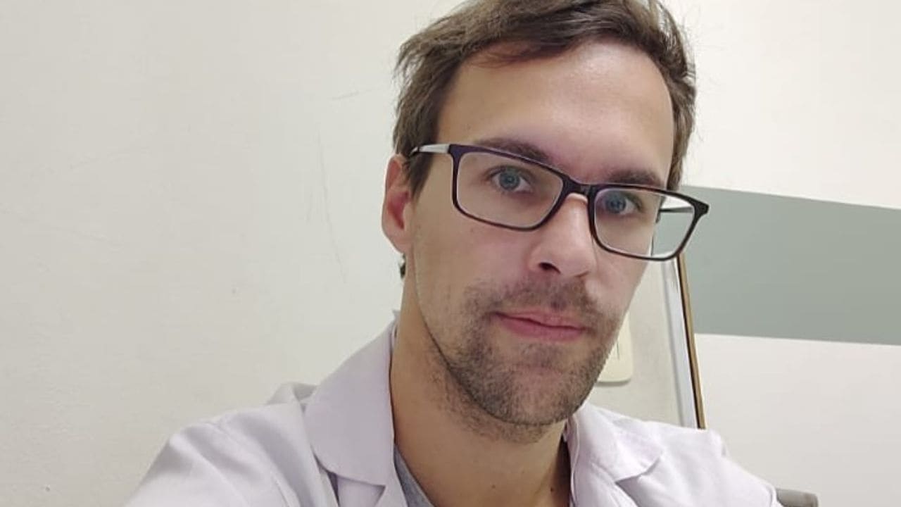 Un neurólogo con parálisis cerebral destaca la importancia del diagnóstico precoz en la esclerosis múltiple