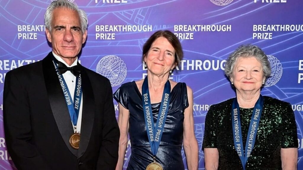 Jean Bennet, Albert Maguire y Katherine High reciben el 'Oscar de la Ciencia' ciegos