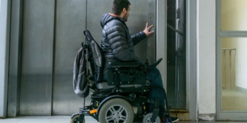 Ayudas para instalación de ascensor en comunidades de vecinos con personas con discapacidad