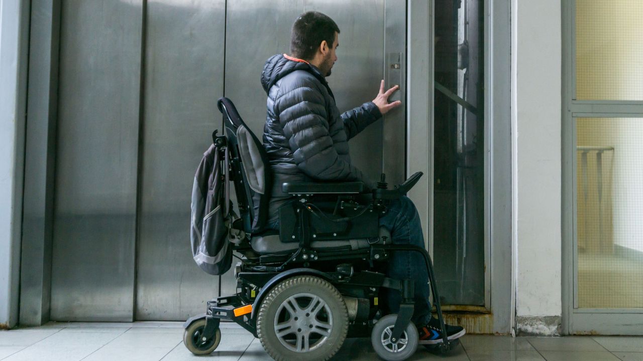 Ayudas para instalación de ascensor en comunidades de vecinos con personas con discapacidad