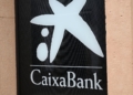 CaixaBank ofrece una Smart TV Samsung y un año de Movistar Plus+ a nuevos clientes que domicilien su nómina