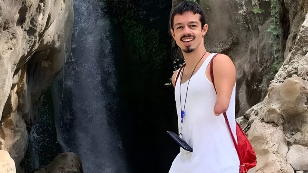 Kevin Santos, joven con discapacidad