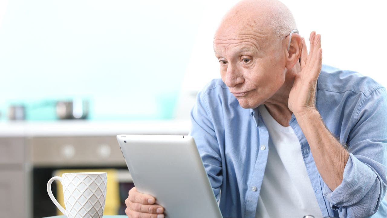 La accesibilidad digital, un reto pendiente para la inclusión de personas mayores con sordera