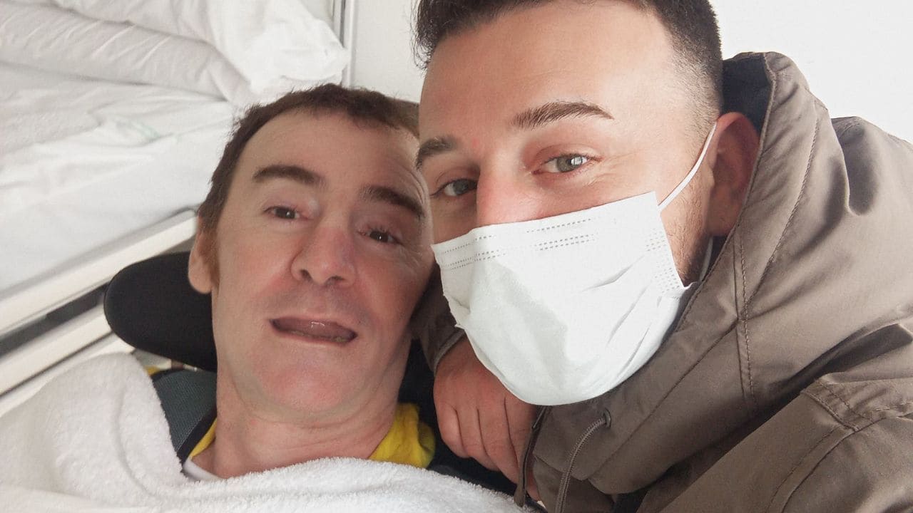 Daniel junto a su padre Agapito discapacidad 100%