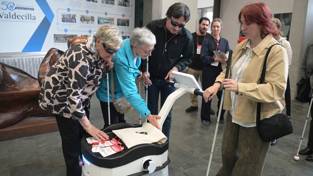 Prueba del 'AccessRobots' en el Hospital Universitario Marqués de Valdecilla