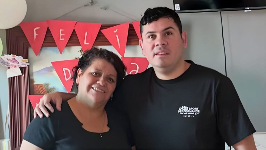 Un influencer ciego celebra el avance hacia una sociedad más inclusiva