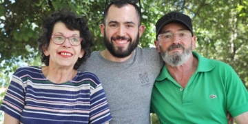 Una familia de personas sordas de Galicia reclama la figura de intérprete de Lengua de Signos en la sanidad