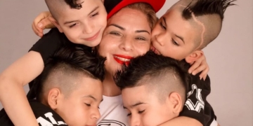 Una mujer adopta a cuatro hijos con discapacidad en Argentina