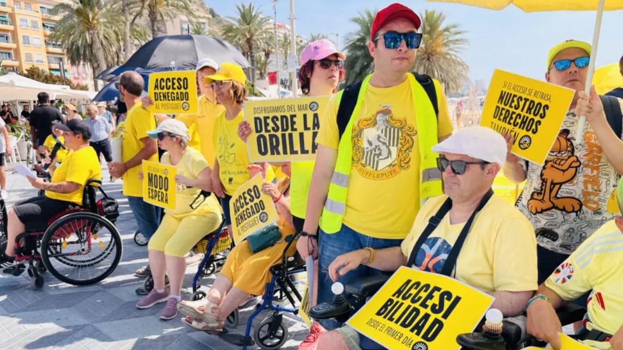 Personas con discapacidad exigen no tener que esperar hasta el mes de julio para poder disfrutar de las playas